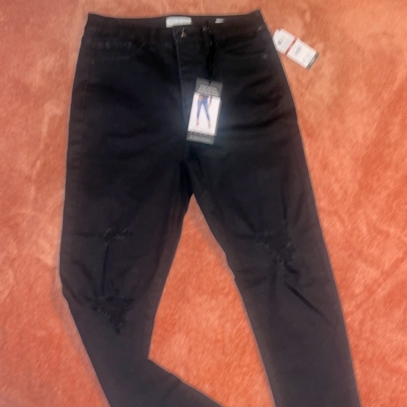 Sofia Jeans NWT Black High Rise Ankle size 8 NEW button fly distressed JEANS - Picture 2 of 10